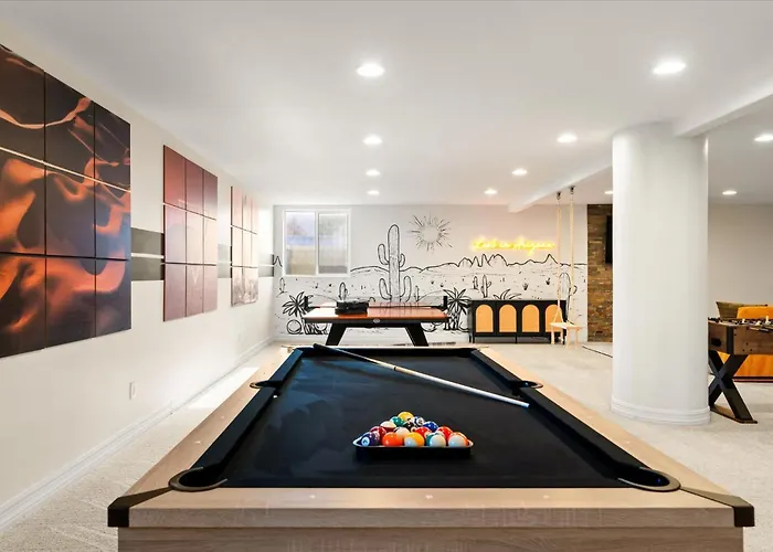 Your Unique Desert Compound - Amenities Galore Holiday home Peoria