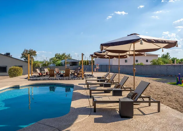 Your Unique Desert Compound - Amenities Galore Holiday home *
