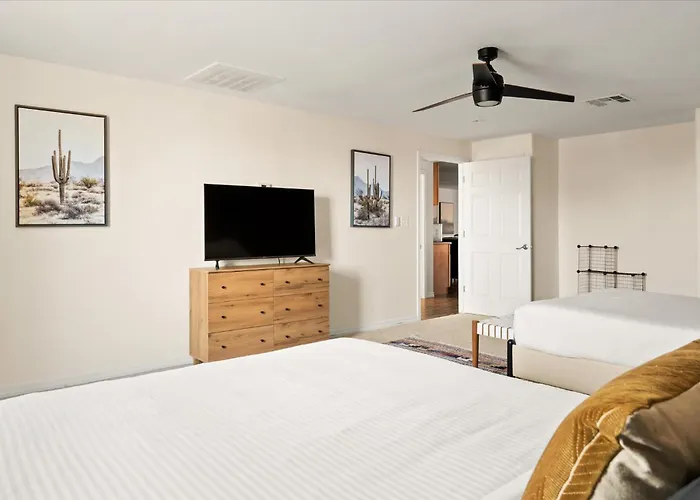 Your Unique Desert Compound - Amenities Galore Peoria