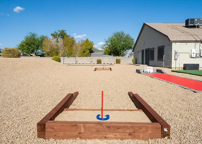 Your Unique Desert Compound - Amenities Galore Holiday home *