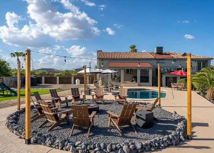 Your Unique Desert Compound - Amenities Galore Holiday home Peoria