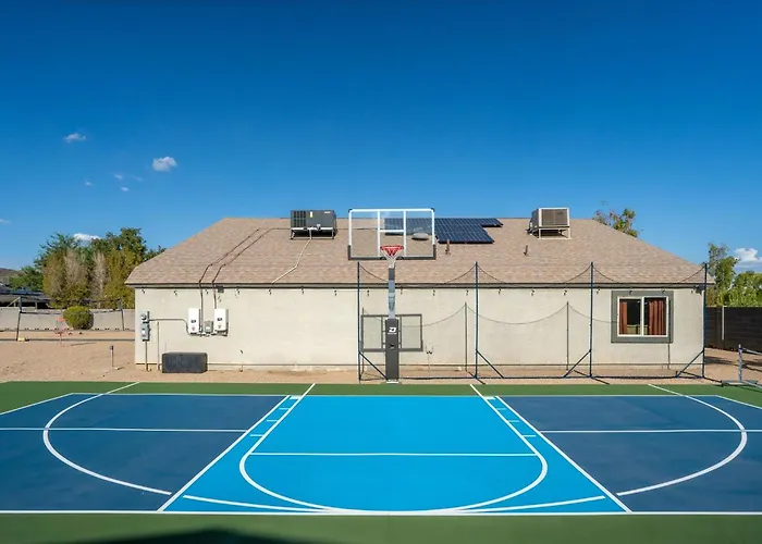 Your Unique Desert Compound - Amenities Galore Holiday home