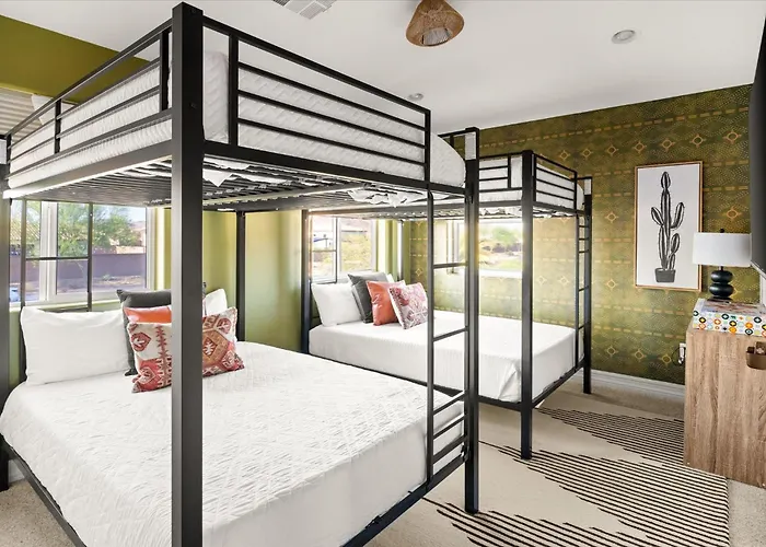 Your Unique Desert Compound - Amenities Galore Peoria
