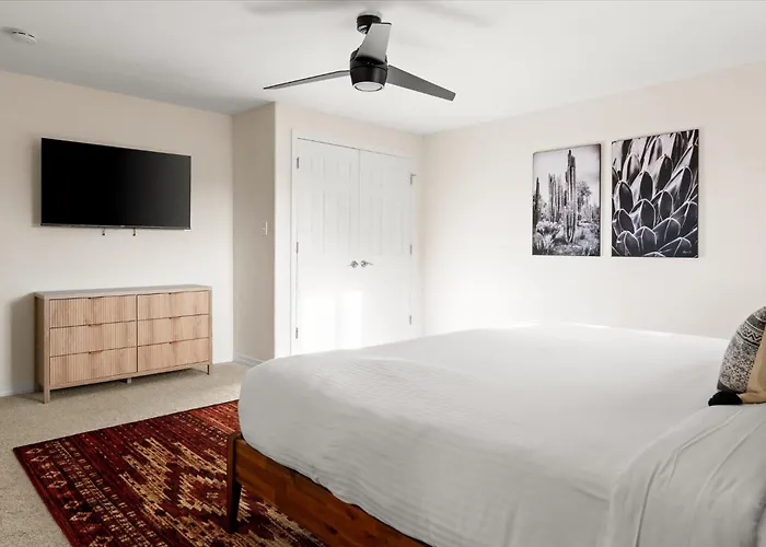 Your Unique Desert Compound - Amenities Galore Peoria