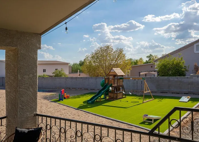 Your Unique Desert Compound - Amenities Galore * Peoria