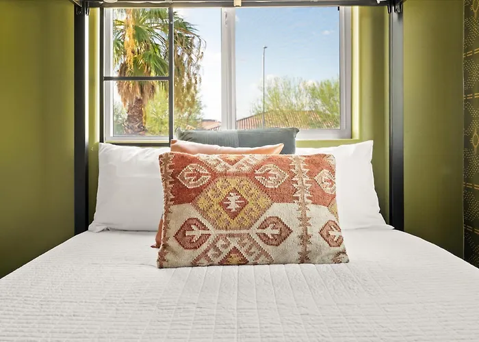 Your Unique Desert Compound - Amenities Galore * Peoria