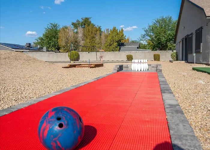 Your Unique Desert Compound - Amenities Galore Holiday home Peoria
